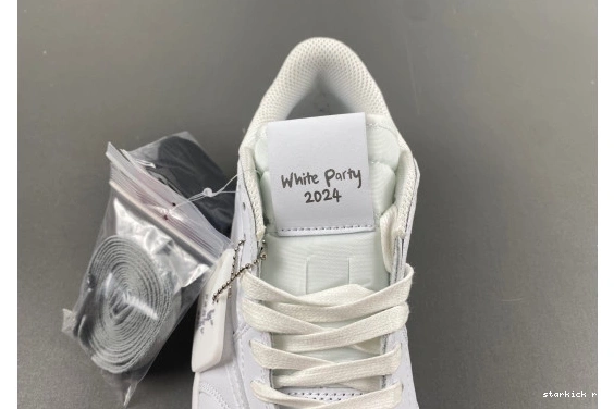 1 SP JORDAN DM7866-292 DM7866-292 SCOTT TRAVIS RETRO OG LOW 0906